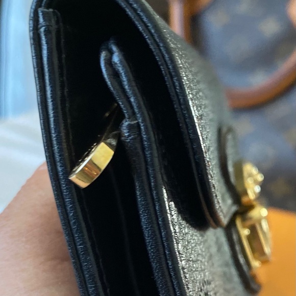 LOUIS VUITTON MAHINA Wallet - Picture 5 of 13